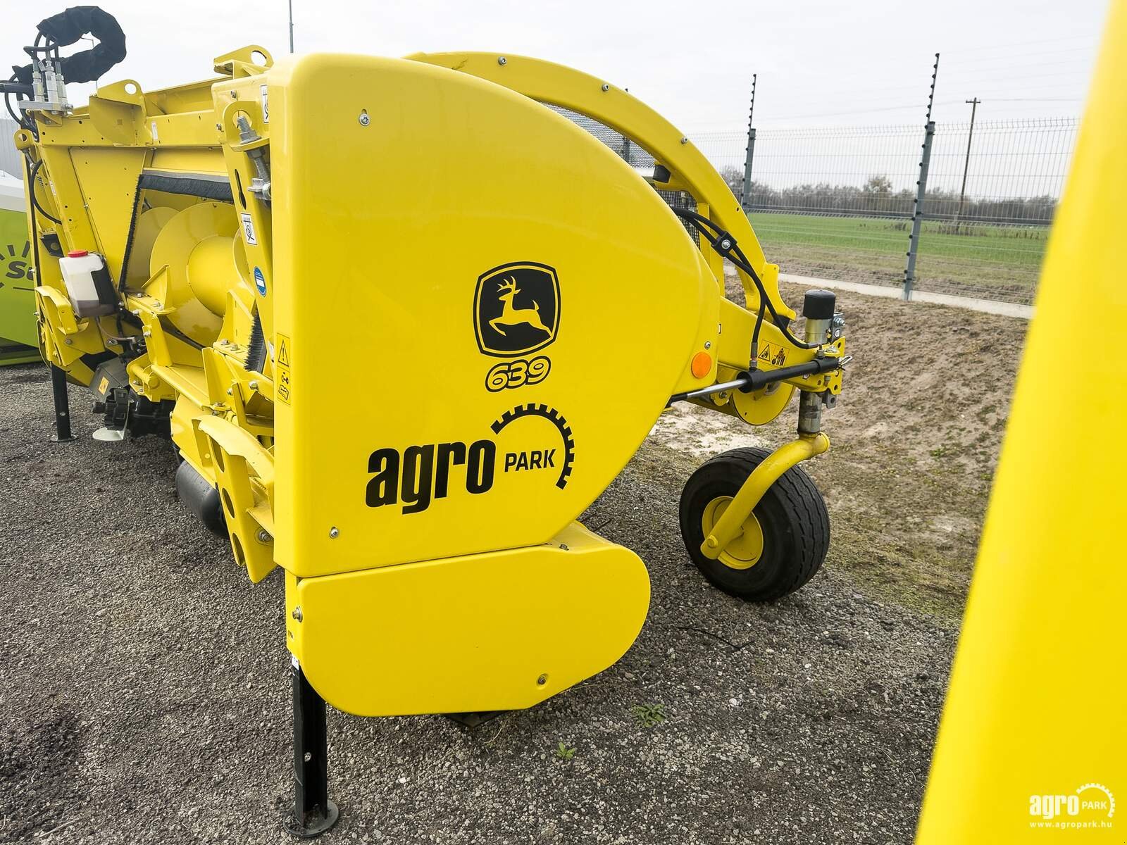 Ladewagen van het type John Deere 639 Pick Up, Gebrauchtmaschine in Csengele (Foto 8)