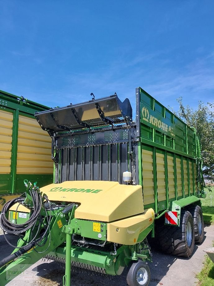 Ladewagen a típus Krone AX 310 Vorführer, Gebrauchtmaschine ekkor: Neubeuern (Kép 1)