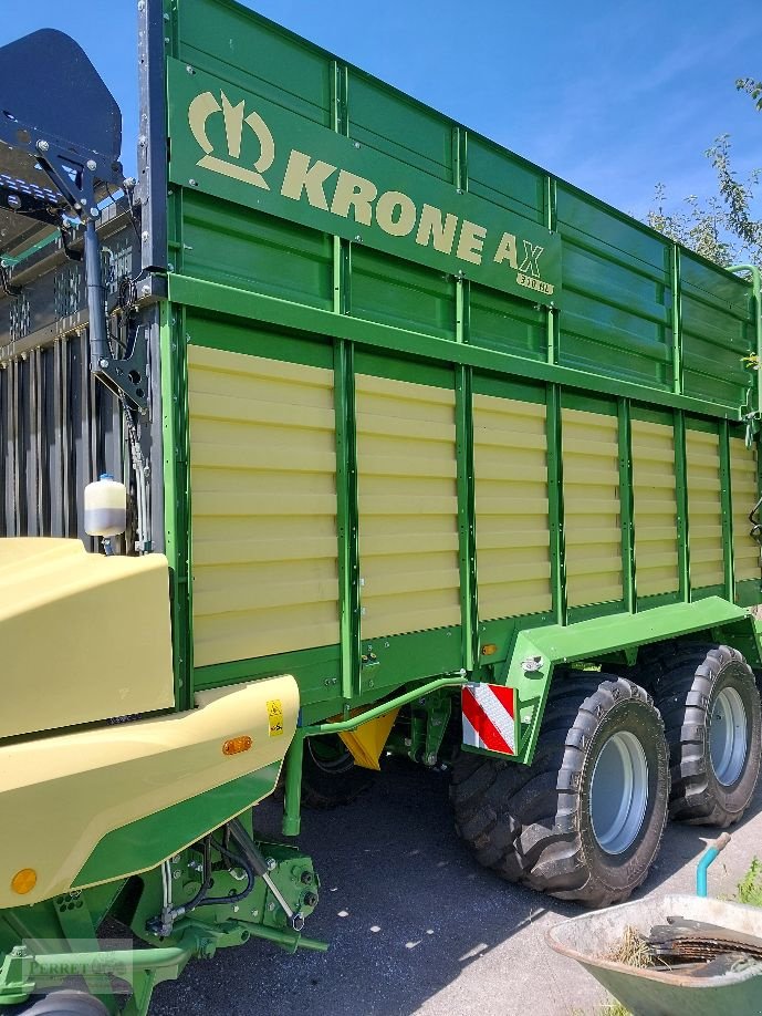 Ladewagen a típus Krone AX 310 Vorführer, Gebrauchtmaschine ekkor: Neubeuern (Kép 2)