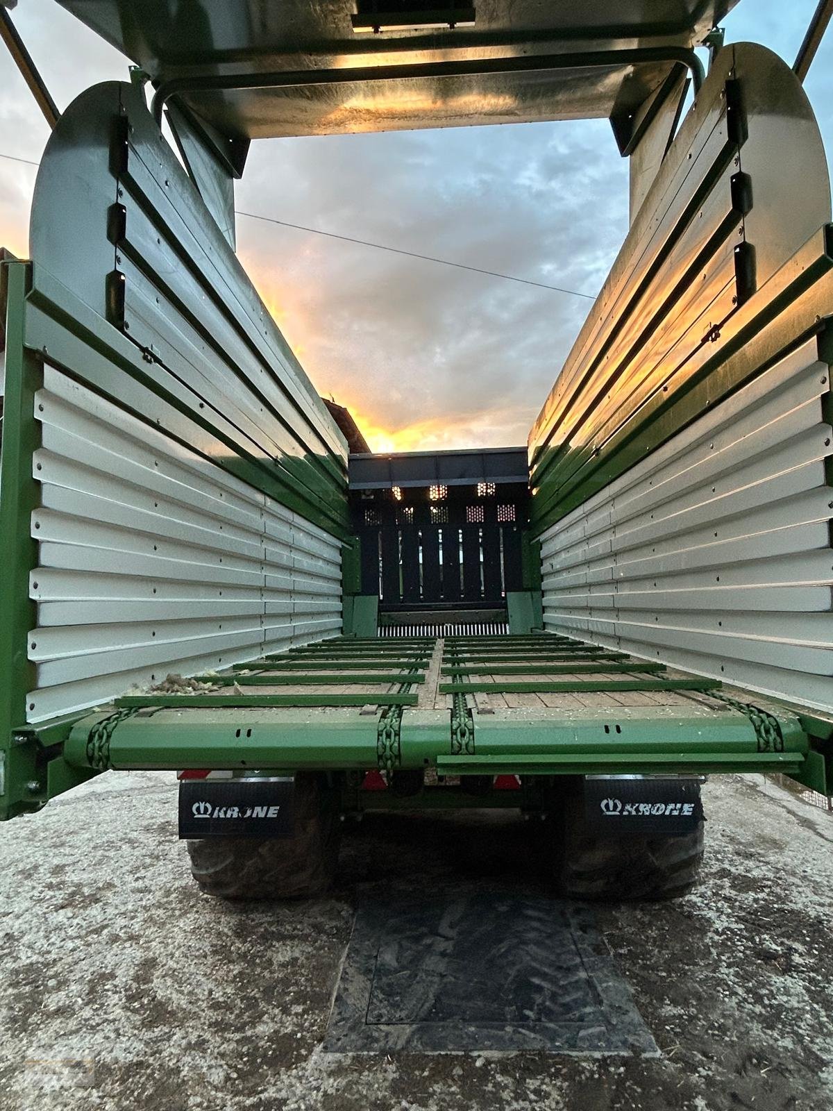 Ladewagen tip Krone AX 310, Gebrauchtmaschine in Neumarkt St. Veit (Poză 2)