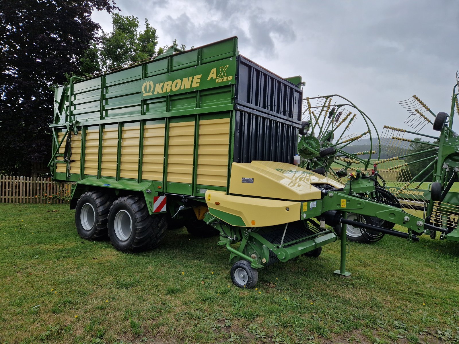 Ladewagen Türe ait Krone AX 310GL VORFÜHRMASCHINE, Neumaschine içinde Viechtach (resim 1)