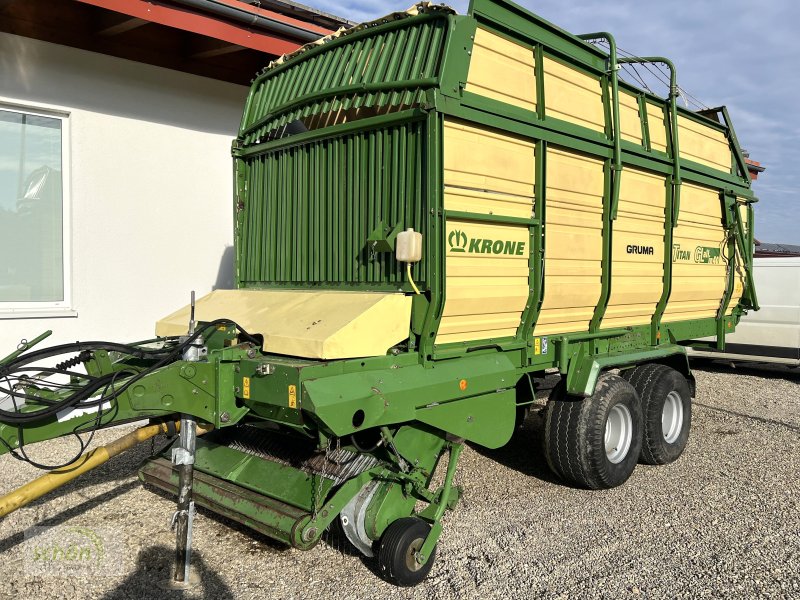 Ladewagen van het type Krone Titan 6/40 GL All In mit Zusatz-Tasträder hinter der Pick-Up, Gebrauchtmaschine in Burgrieden (Foto 1)