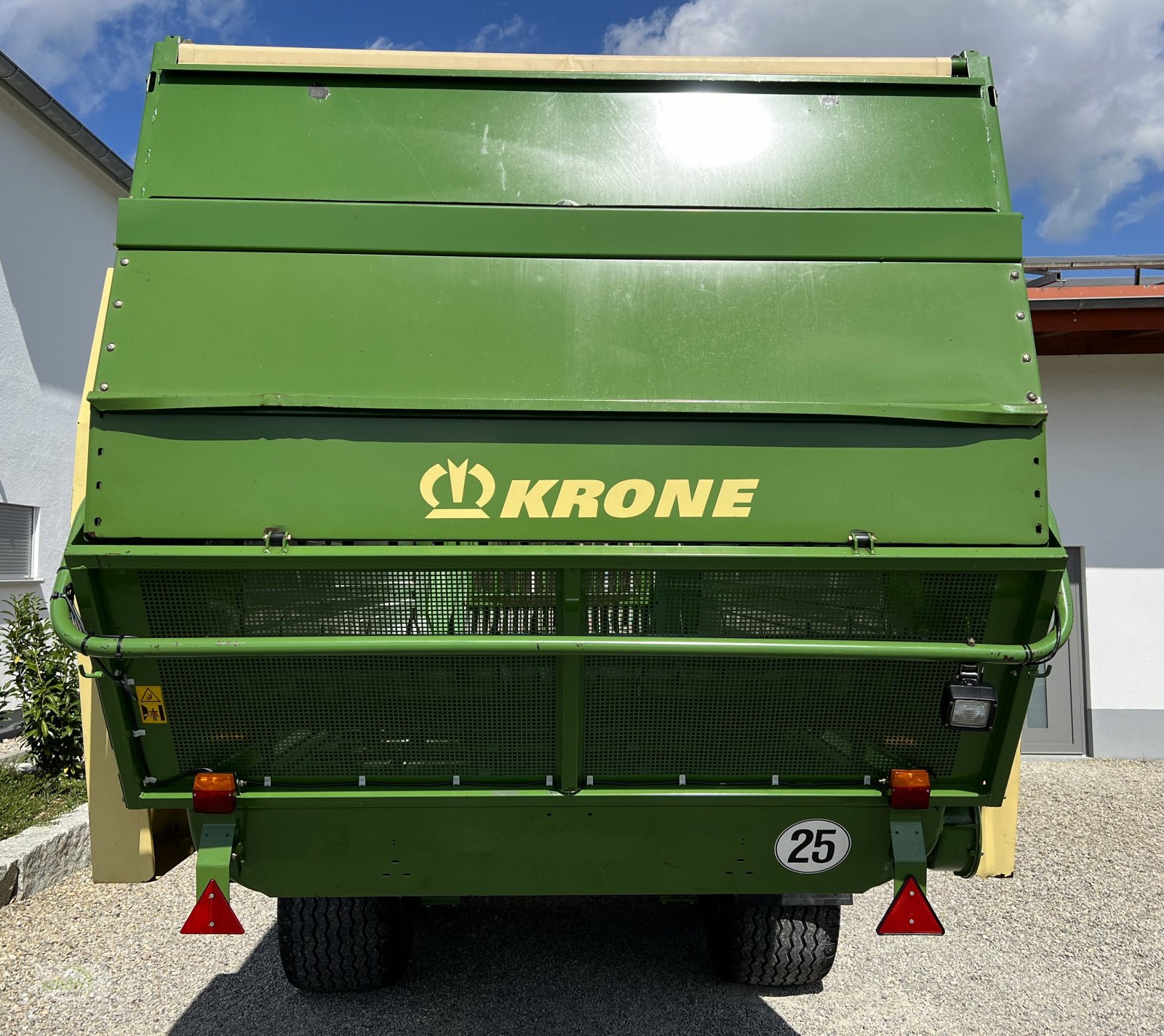 Ladewagen типа Krone Titan 6/42 GD All In mit Druckluftbremse und mit Zusatz-Tasträdern hinter der Pick-Up, Gebrauchtmaschine в Burgrieden (Фотография 4)