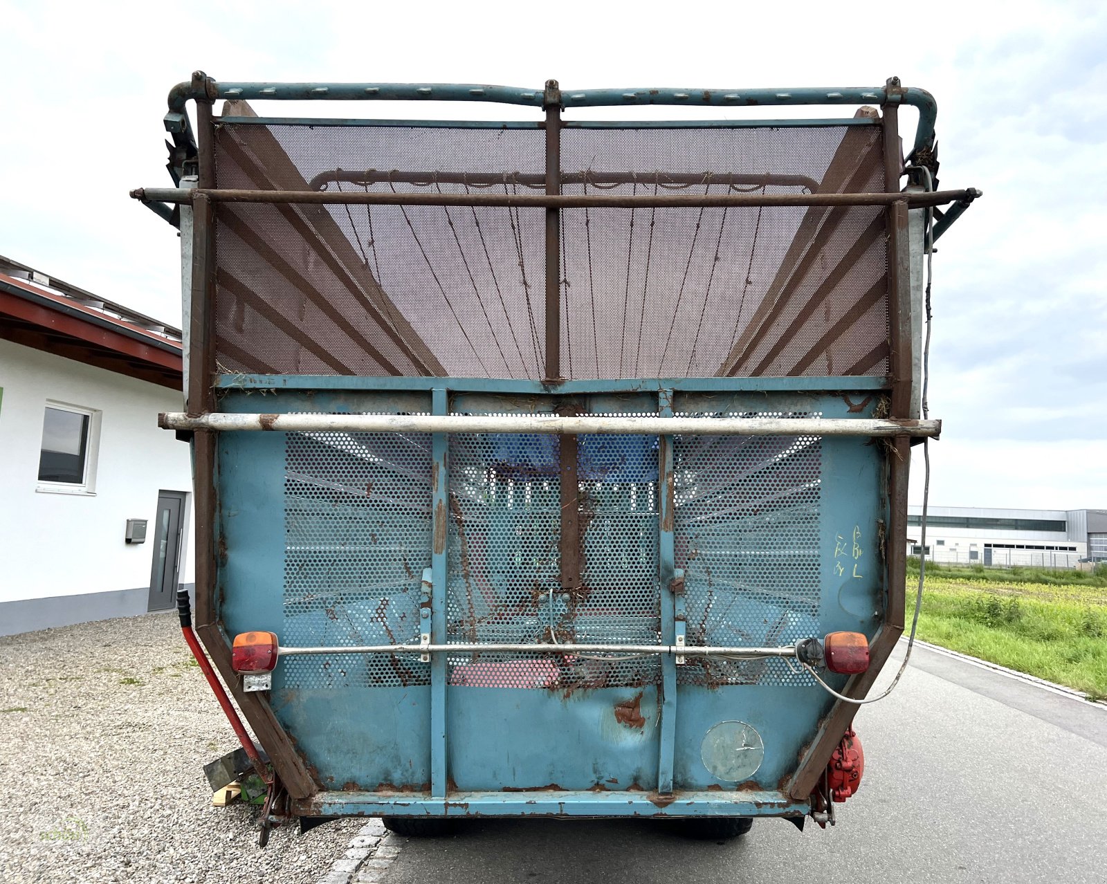 Ladewagen Türe ait Mengele Garant 545 als Häckselwagen - 40km/h - mit Fahrzeugpapieren - Teileverkauf - Holzwagen 19-er Breitreifen, Gebrauchtmaschine içinde Burgrieden (resim 7)