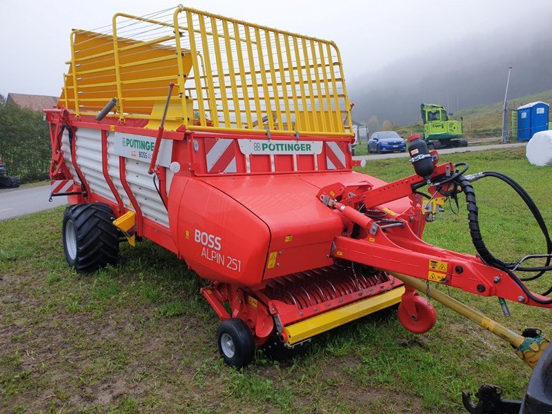 Ladewagen of the type Pöttinger Boss Alpin 251, Neumaschine in Egg (Picture 2)