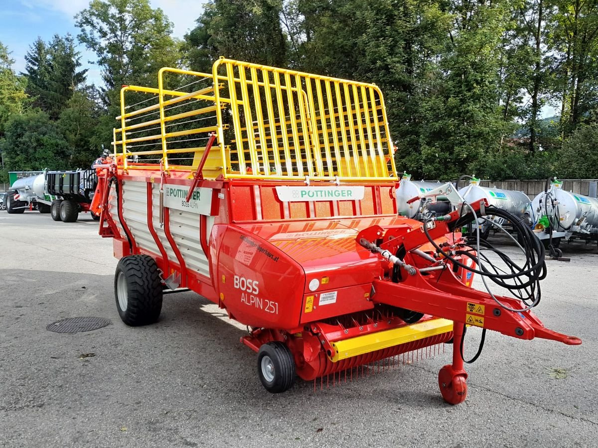 Ladewagen des Typs Pöttinger Boss Alpin 251, Neumaschine in Tamsweg (Bild 1)