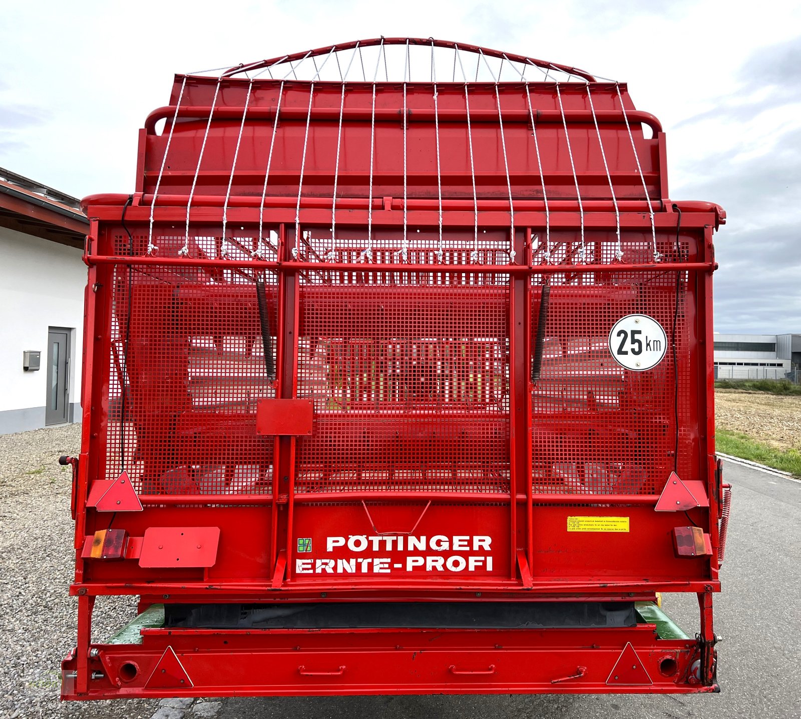 Ladewagen типа Pöttinger Ernteprofi II / Ernteprofi 2 mit elektrischer Bedienung und im guten Zustand, Gebrauchtmaschine в Burgrieden (Фотография 7)