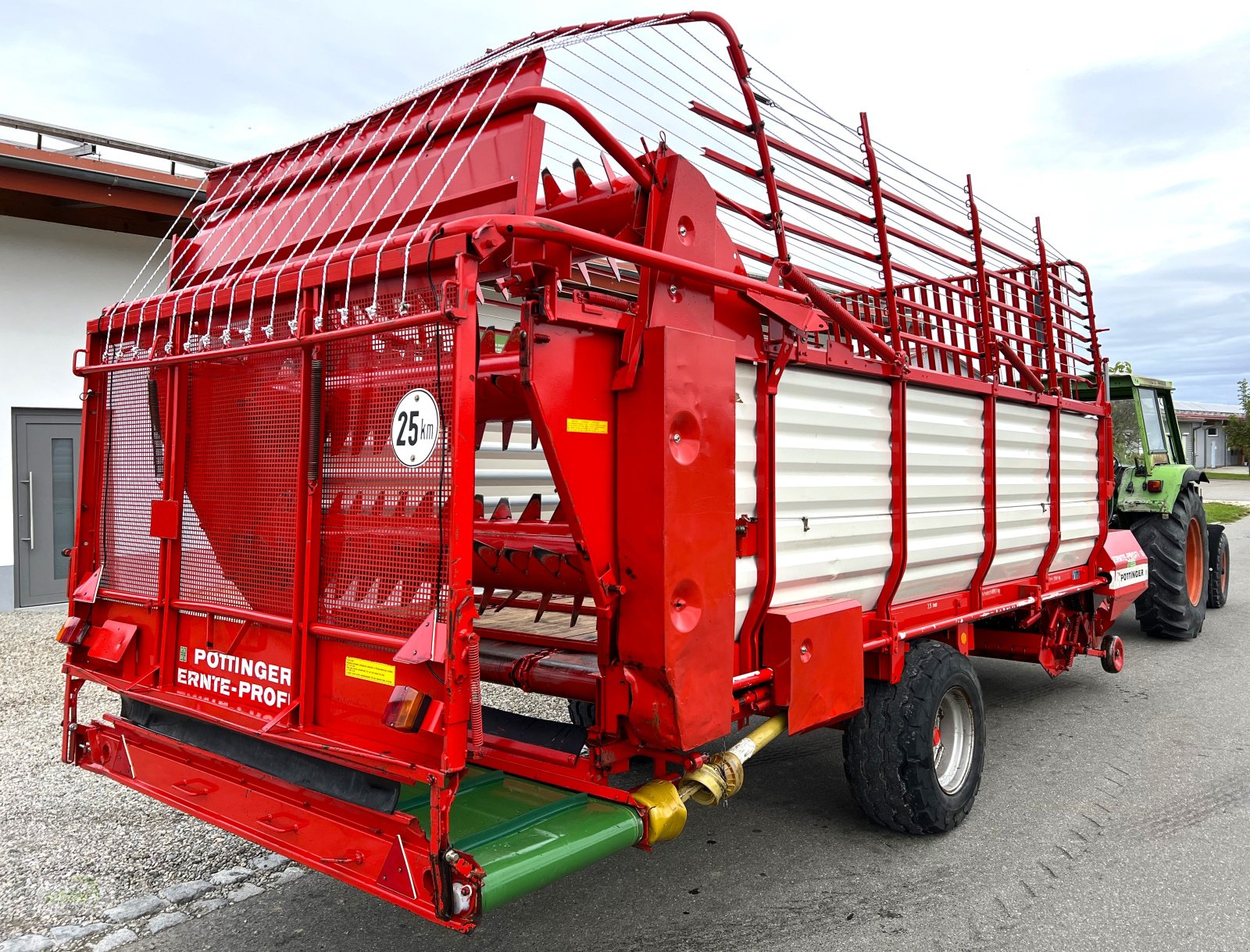 Ladewagen des Typs Pöttinger Ernteprofi II / Ernteprofi 2 mit elektrischer Bedienung und im guten Zustand, Gebrauchtmaschine in Burgrieden (Bild 9)