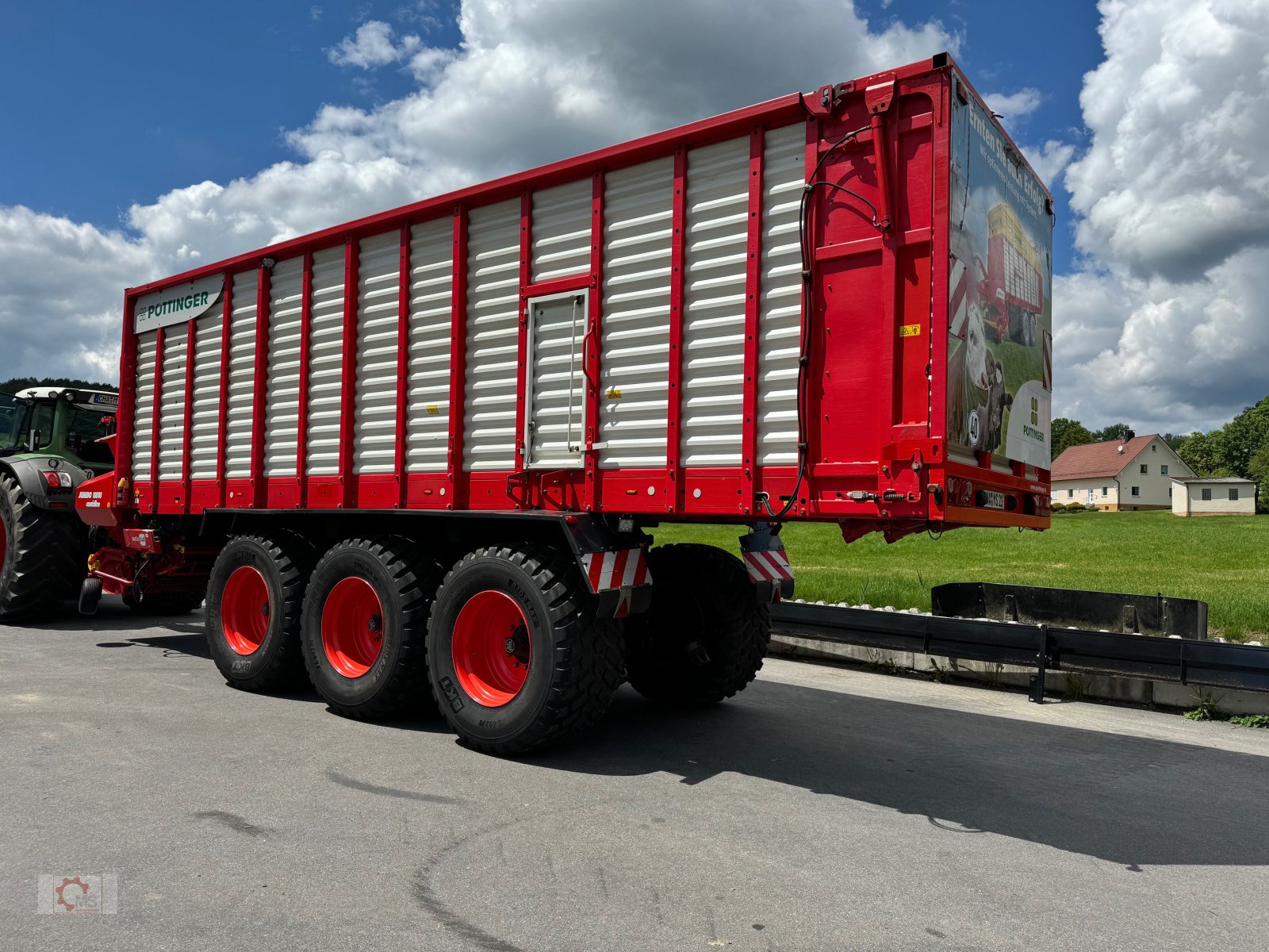 Ladewagen Türe ait Pöttinger Jumbo 10010 Combiline Hydraulisches Fahrwerk, Gebrauchtmaschine içinde Tiefenbach (resim 14)