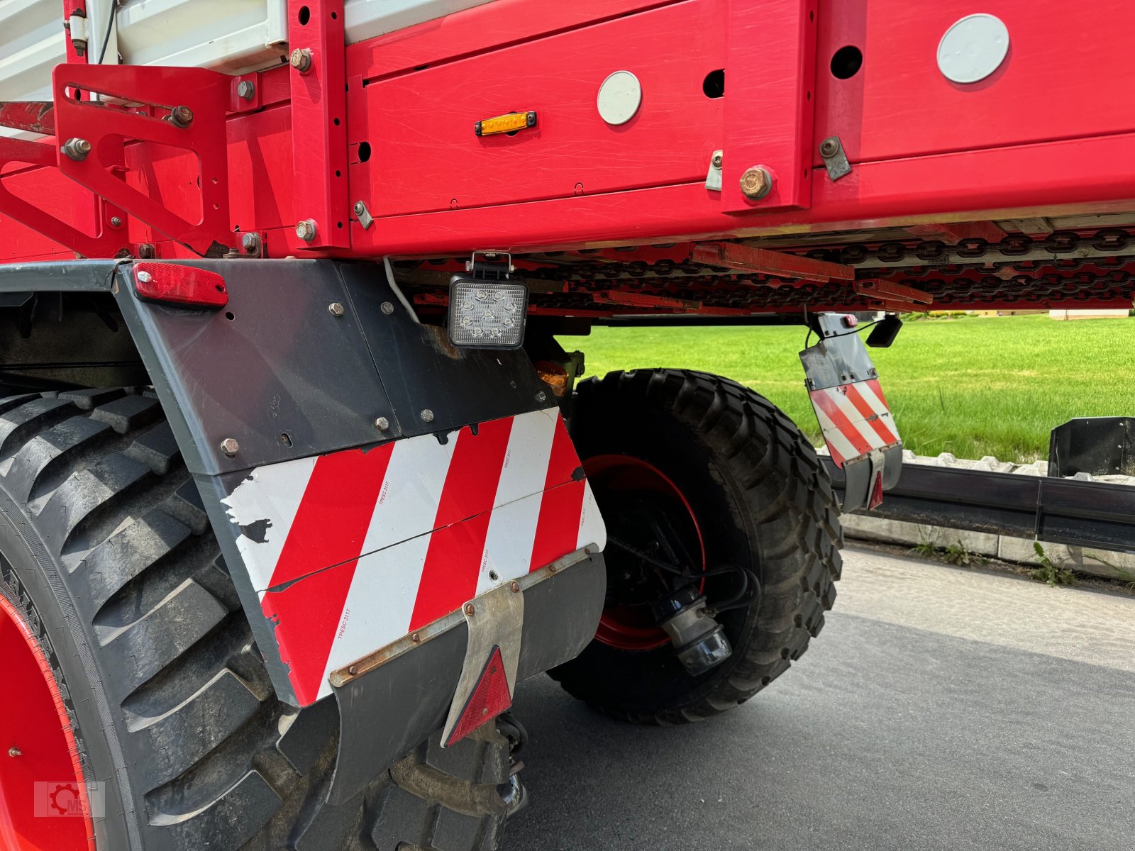 Ladewagen Türe ait Pöttinger Jumbo 10010 Combiline Hydraulisches Fahrwerk, Gebrauchtmaschine içinde Tiefenbach (resim 17)