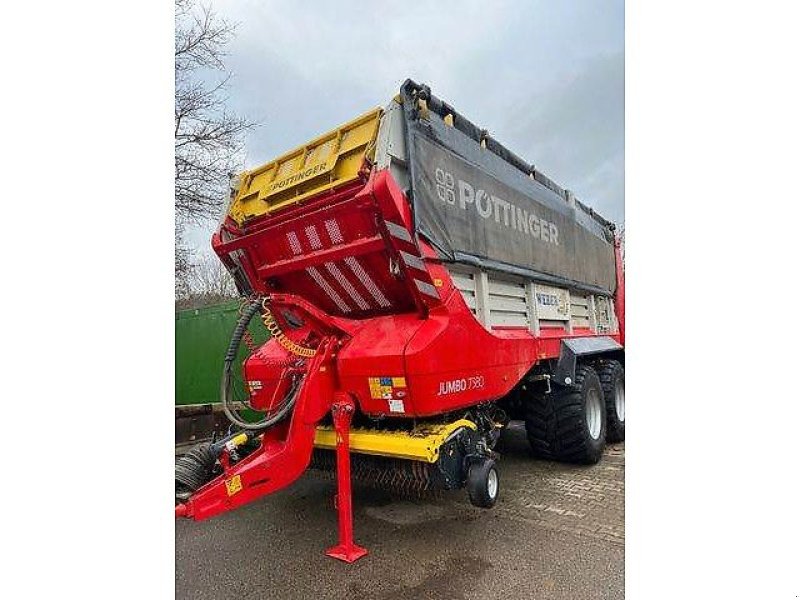 Ladewagen van het type Pöttinger Jumbo 7380 DB neuwertig nur 30 Stunden auf dem Rotor, Gebrauchtmaschine in Bellenberg (Foto 2)