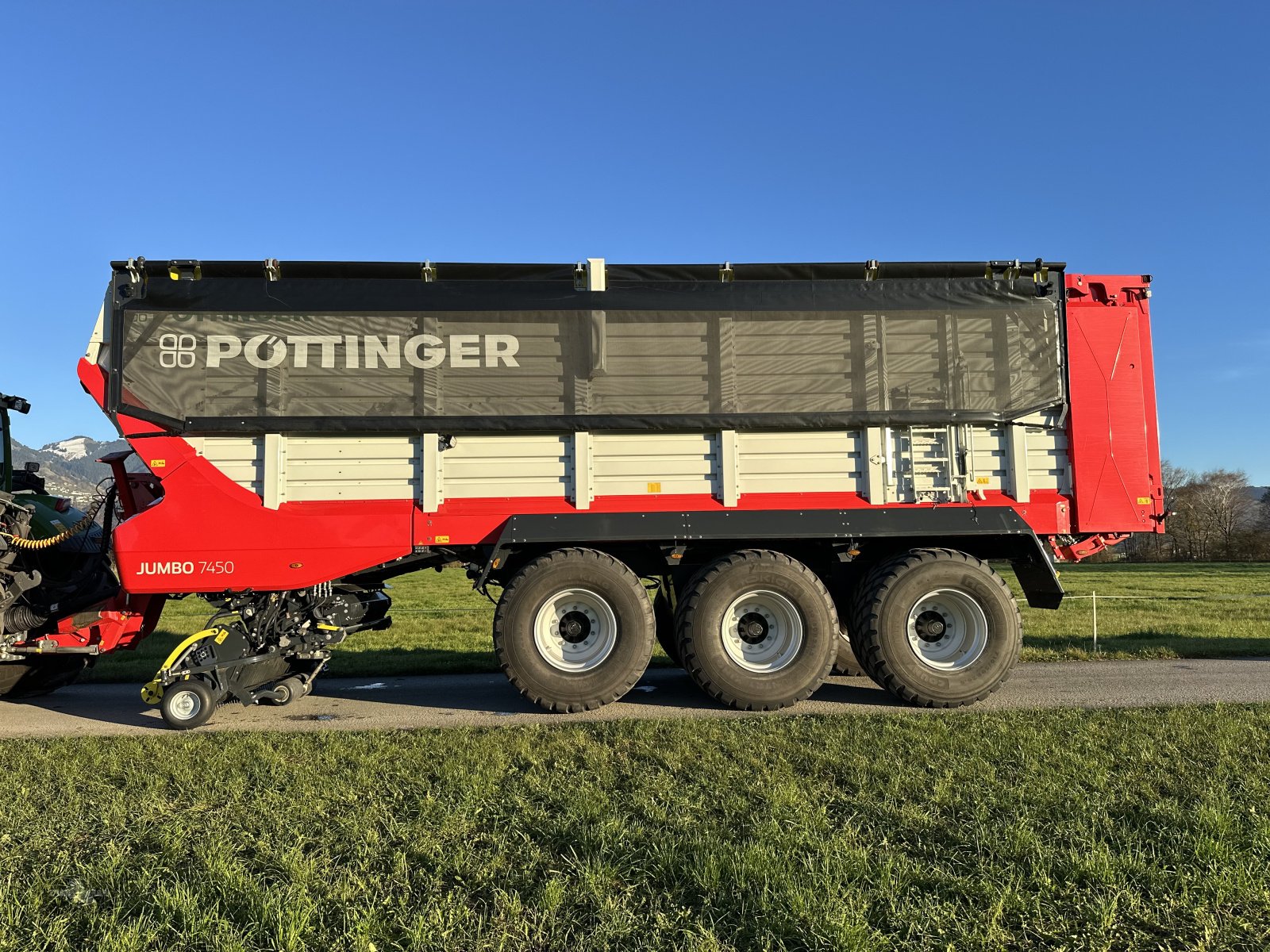 Ladewagen des Typs Pöttinger Jumbo 7450 DB nur 140 Pickup Stunden!, Gebrauchtmaschine in Rankweil (Bild 1)