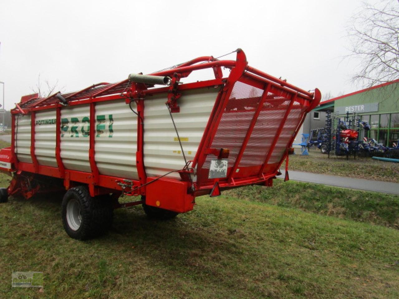 Ladewagen des Typs Pöttinger Ladeprofi II, Gebrauchtmaschine in Wernberg-Köblitz (Bild 4)