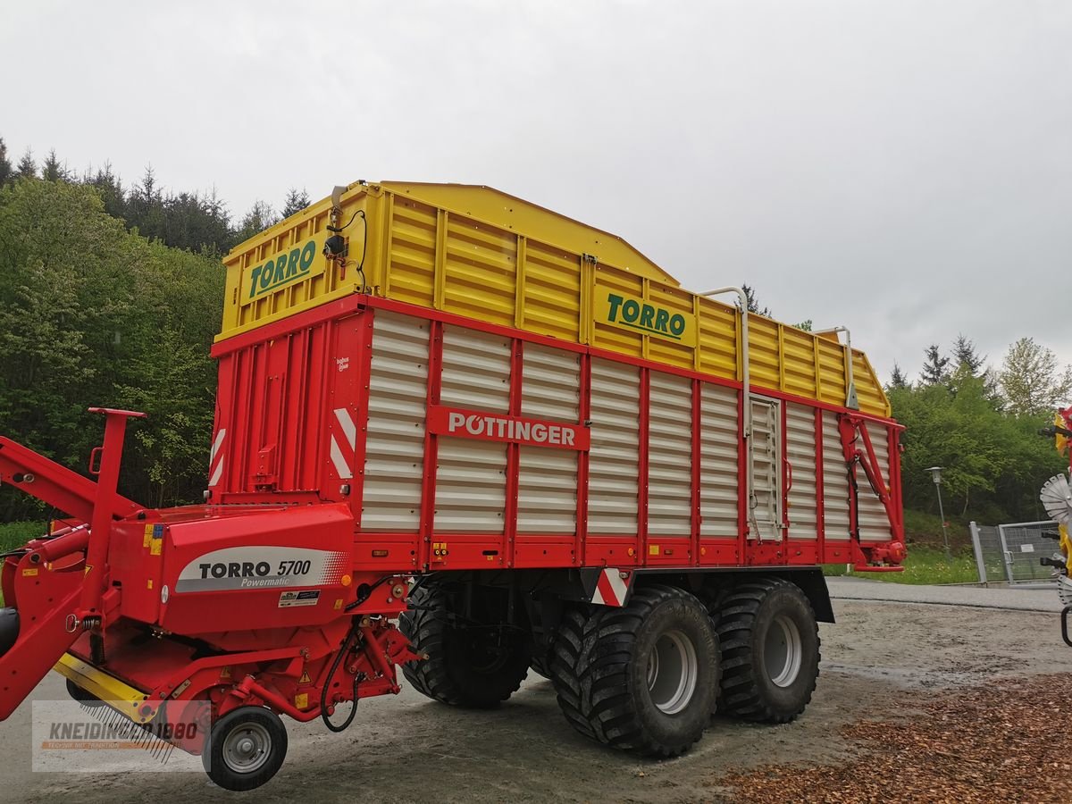 Ladewagen del tipo Pöttinger Torro 5700, Gebrauchtmaschine In Altenfelden (Immagine 12)