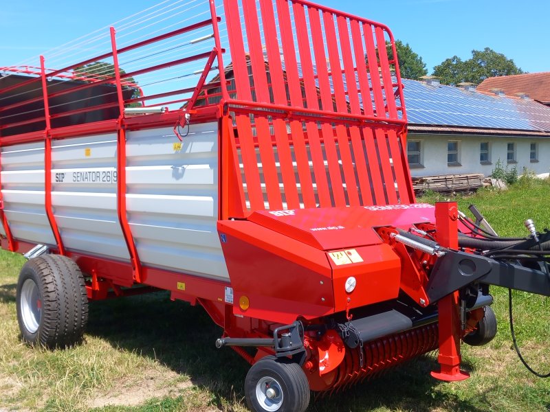 Ladewagen du type SIP Senator 26/9, Neumaschine en Perlesreut (Photo 1)