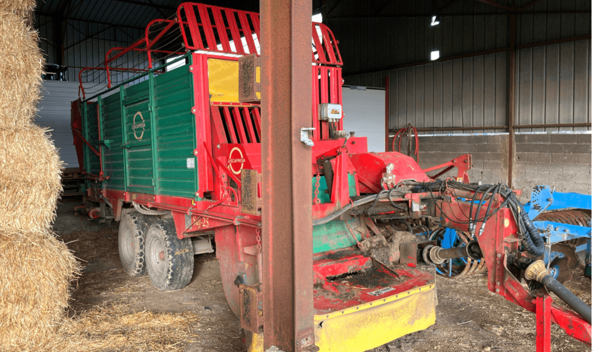 Ladewagen van het type Sonstige JUSCAFRESA SAJ 25, Gebrauchtmaschine in NOGENT (Foto 4)