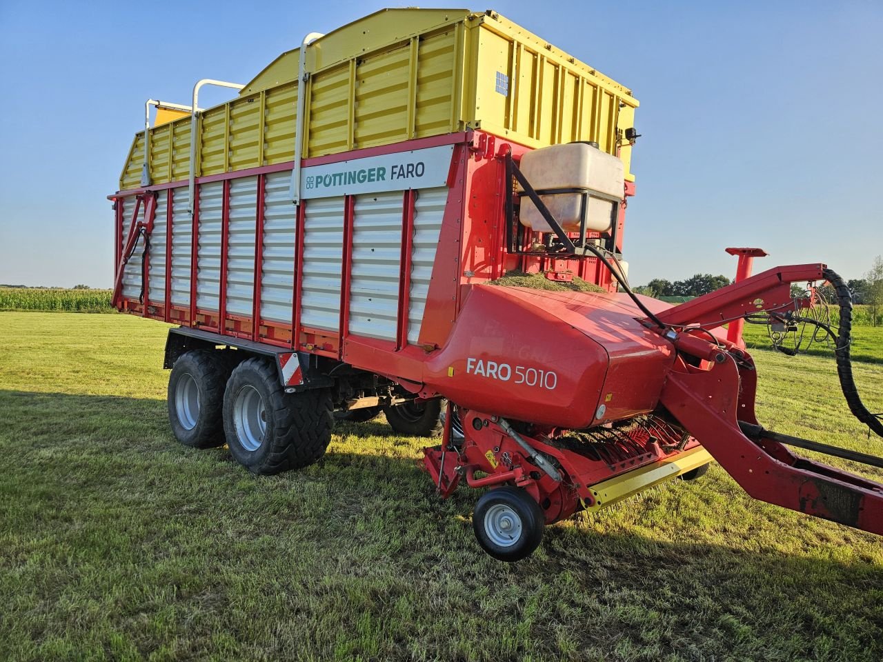 Ladewagen tipa Sonstige P&ouml;ttinger faro 5010 opraapwagen, Gebrauchtmaschine u vaassen (Slika 2)