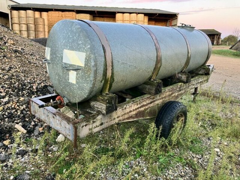 Ladewagen van het type Sonstige TONNEA A EAU 3000 LITRE, Gebrauchtmaschine in Hauteroche (Foto 2)