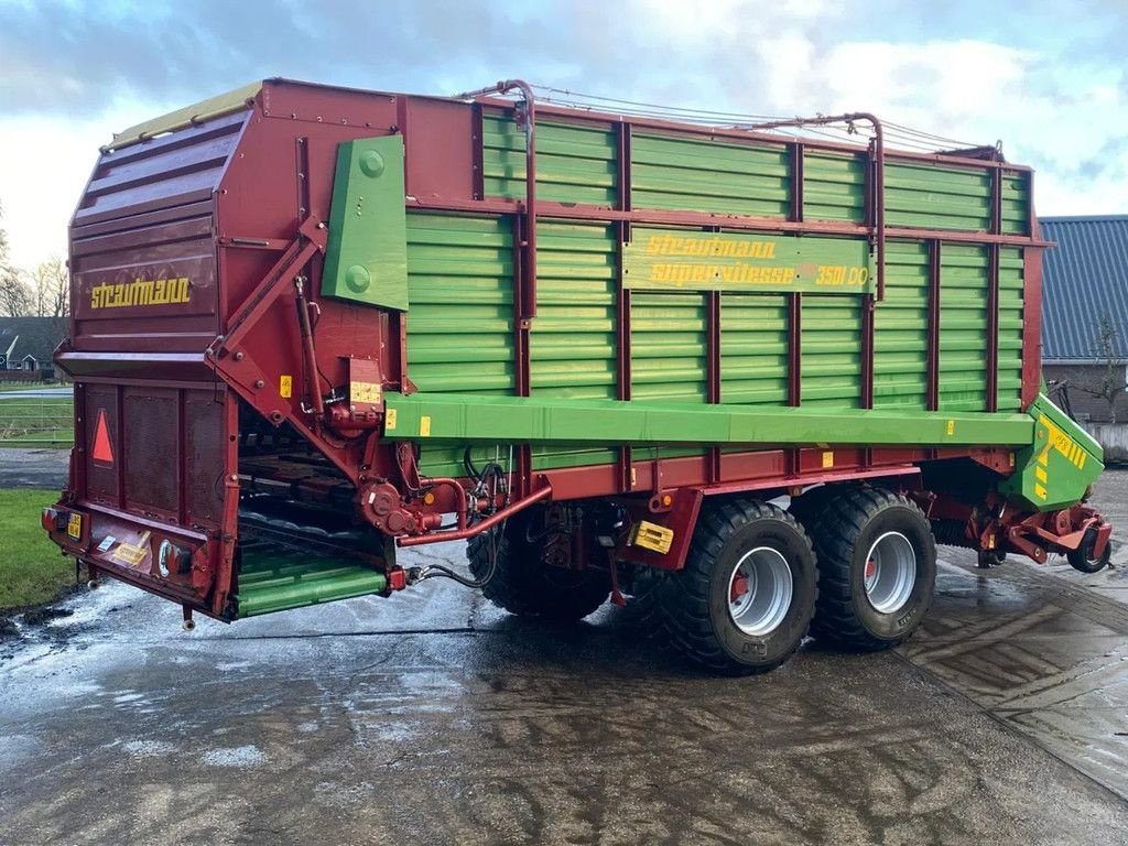 Ladewagen des Typs Strautmann CFS 3501 DO afvoerband stalvoeren, Gebrauchtmaschine in Ruinerwold (Bild 5)