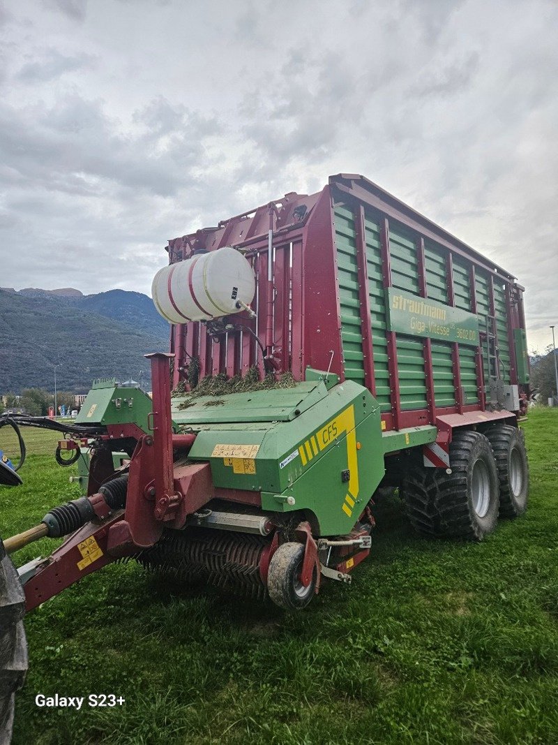 Ladewagen del tipo Strautmann Giga-Vitesse CFS 3602, Gebrauchtmaschine en Arbedo (Imagen 3)