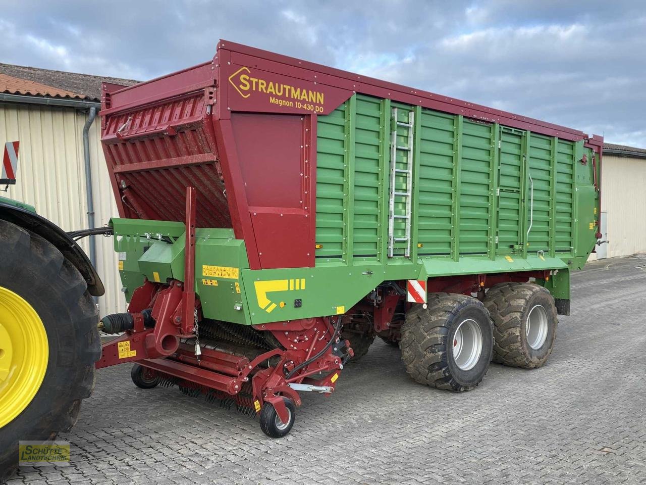 Ladewagen van het type Strautmann Magnon 10-430 DO, Neumaschine in Marsberg-Giershagen (Foto 2)