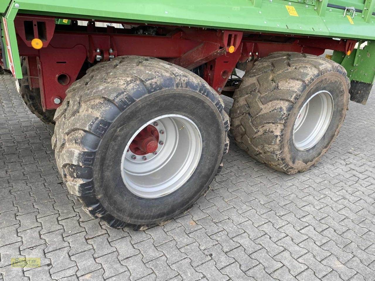 Ladewagen des Typs Strautmann Magnon 10-430 DO, Neumaschine in Marsberg-Giershagen (Bild 8)