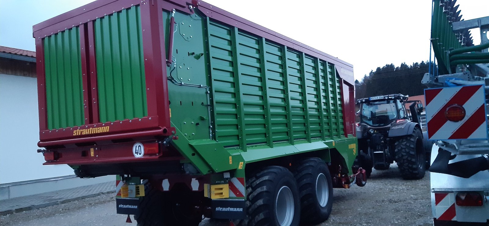 Ladewagen от тип Strautmann Magnon 430, Neumaschine в Höslwang (Снимка 3)