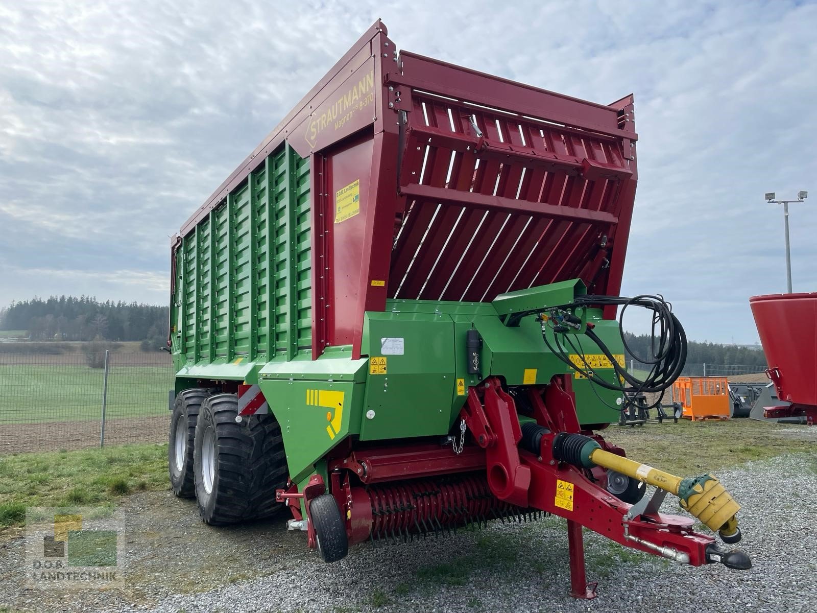 Ladewagen типа Strautmann Magnon CFS 8-370, Neumaschine в Lauterhofen (Фотография 1)