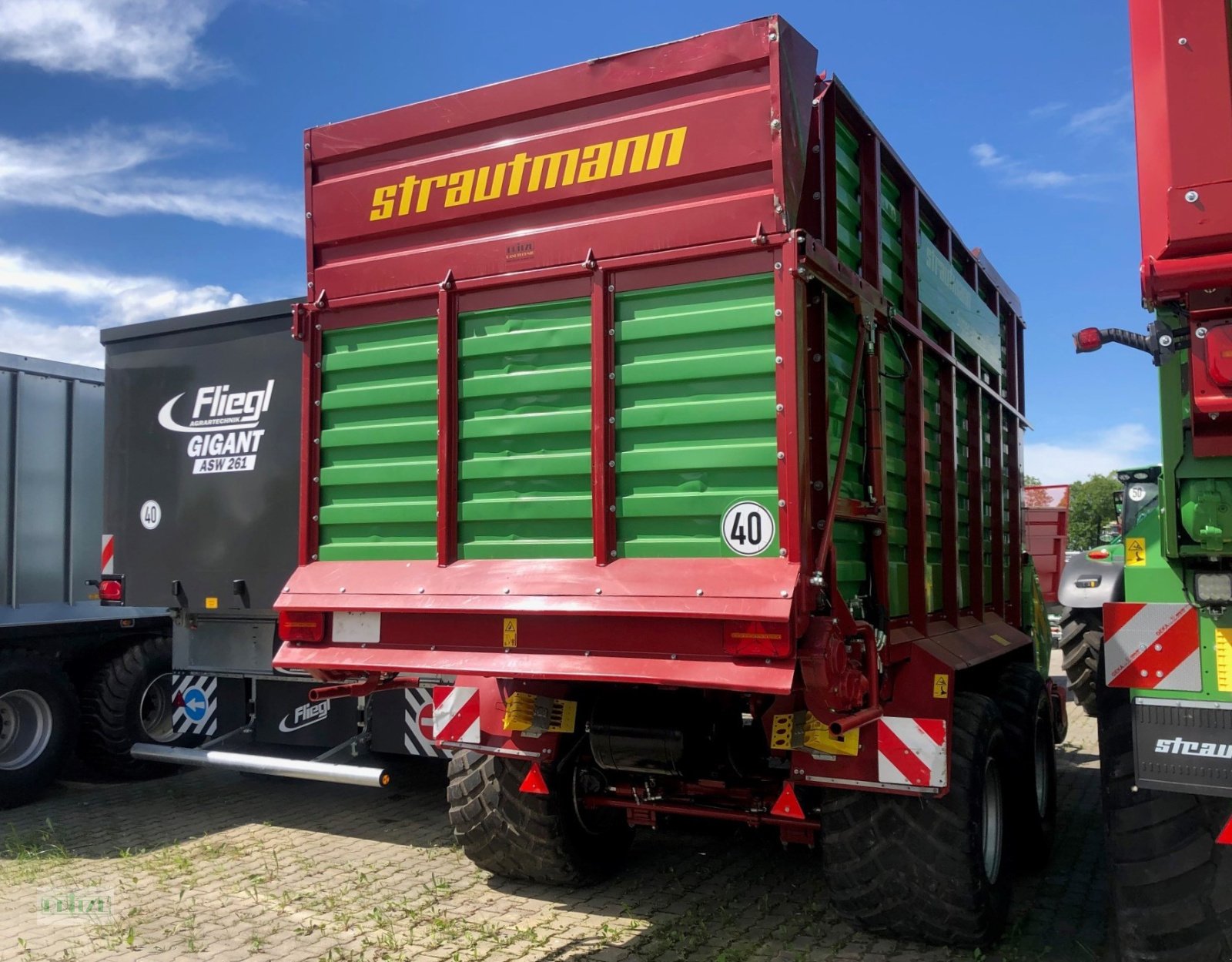 Ladewagen of the type Strautmann Super Vitesse 3102 CFS, Gebrauchtmaschine in Bruckmühl (Picture 4)