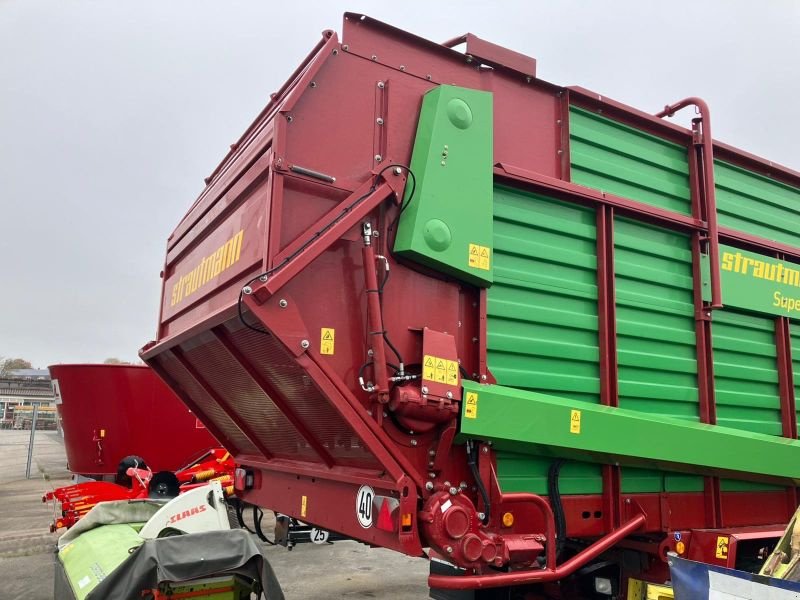 Ladewagen van het type Strautmann SUPER VITESSE CFS 3101 D, Gebrauchtmaschine in Cham (Foto 9)