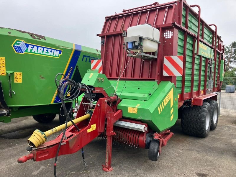 Ladewagen of the type Strautmann SUPER VITESSE CFS 3101 D, Gebrauchtmaschine in Cham