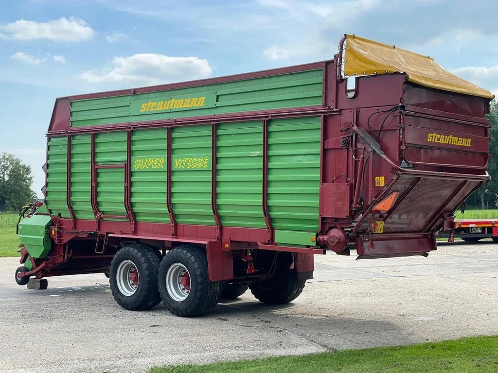 Ladewagen des Typs Strautmann Super Vitesse Ladewagen met walsen, Gebrauchtmaschine in Ruinerwold (Bild 4)