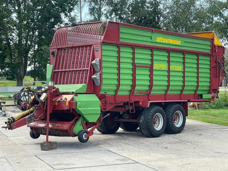 Ladewagen Türe ait Strautmann Super Vitesse Ladewagen met walsen, Gebrauchtmaschine içinde Ruinerwold