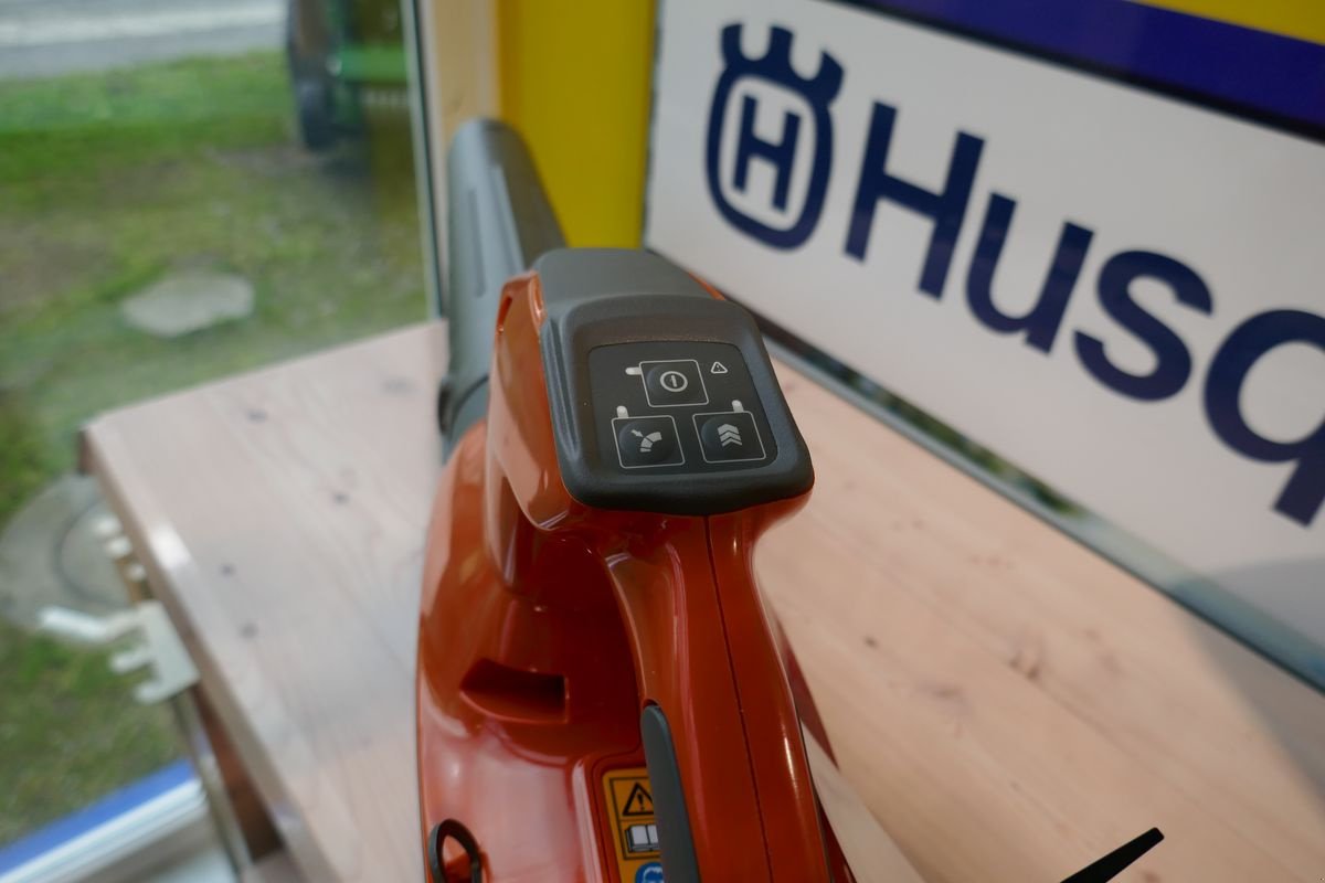 Laubsauggerät & Blasgerät za tip Husqvarna 325 iB, Gebrauchtmaschine u Villach (Slika 4)