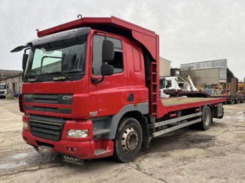 LKW типа DAF 4X2 PLATEAU PORTE MATERIEL, Gebrauchtmaschine в Bourron Marlotte (Фотография 1)