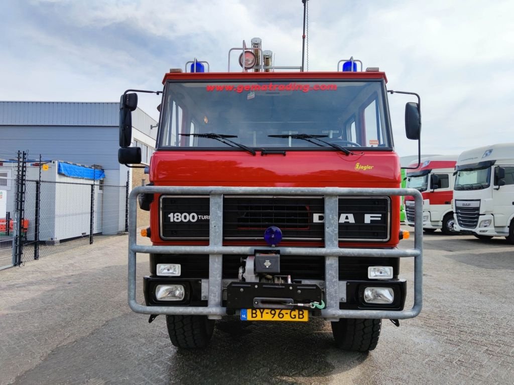 LKW du type DAF FAV 1800 DHTD 360 4x4 Dubbel Cab (10 pers) Ziegler TS10 LD2800 H, Gebrauchtmaschine en Oud Gastel (Photo 5)