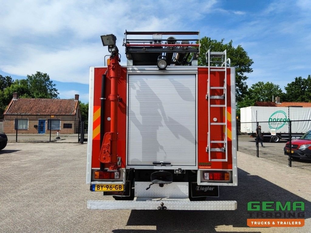 LKW of the type DAF FAV 1800 DHTD 360 4x4 Dubbel Cab (10 pers) Ziegler TS10 LD2800, Gebrauchtmaschine in Oud Gastel (Picture 9)