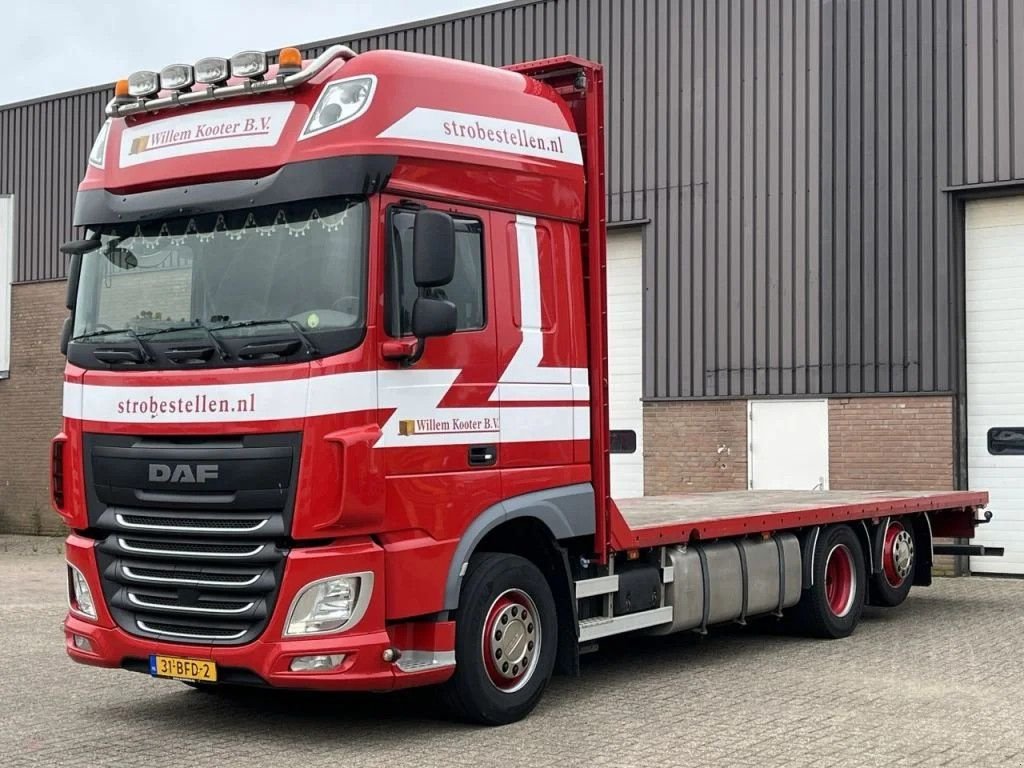 LKW Türe ait DAF XF 460 FAR / Euro6 / Manual / Fourage / 6x2 / 105 cm laadvloer /, Gebrauchtmaschine içinde Ammerzoden (resim 1)