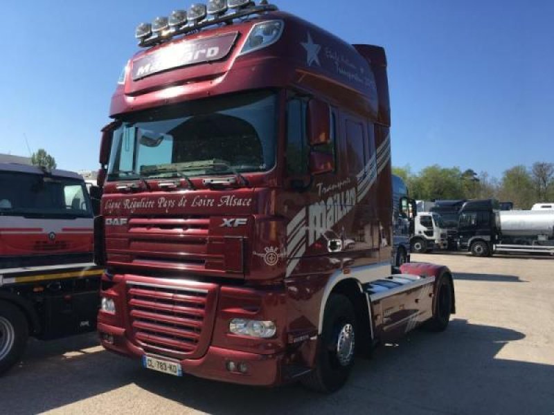 LKW Türe ait DAF XF105, Gebrauchtmaschine içinde Bourron Marlotte (resim 1)