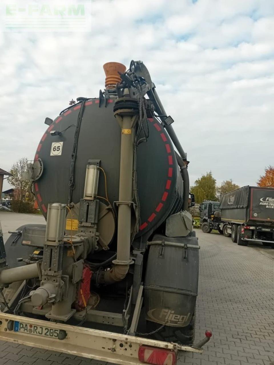 LKW typu Fliegl stf 27500 sattel-transportfaß, güllefaß, Gebrauchtmaschine w NEUKIRCHEN V. WALD (Zdjęcie 3)