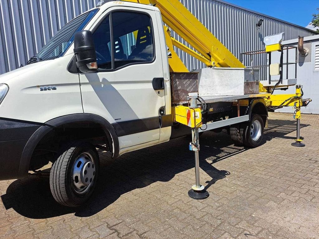 LKW des Typs Iveco 35C12, Gebrauchtmaschine in Antwerpen (Bild 5)