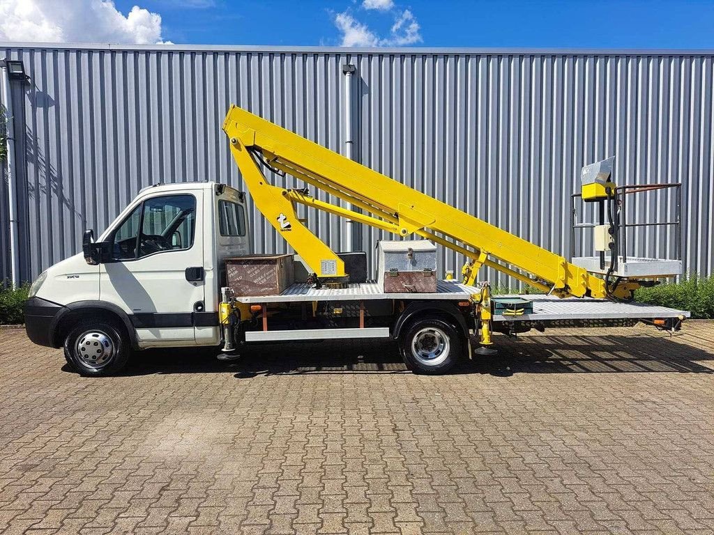 LKW des Typs Iveco 35C12, Gebrauchtmaschine in Antwerpen (Bild 2)