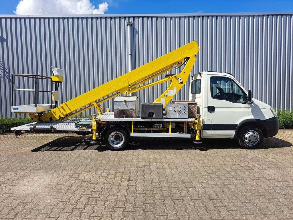 LKW des Typs Iveco 35C12, Gebrauchtmaschine in Antwerpen (Bild 3)