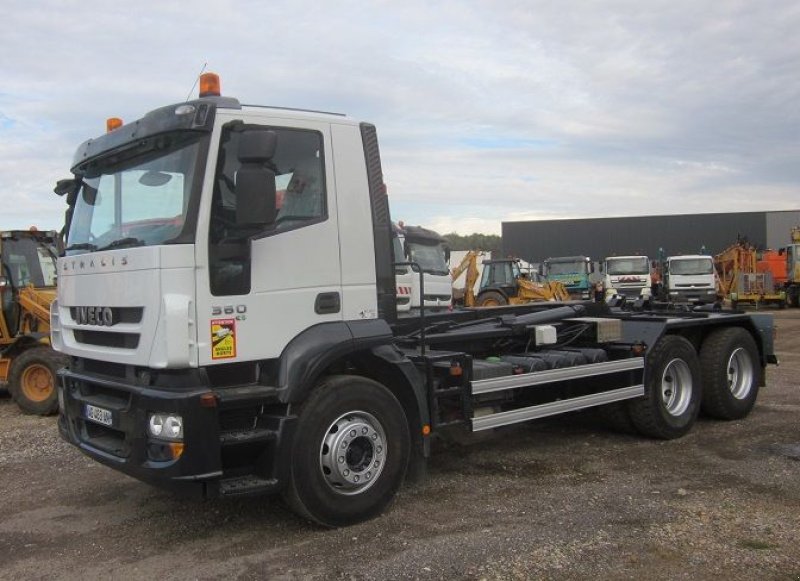 LKW des Typs Iveco 360, Gebrauchtmaschine in BRIGNAIS (Bild 1)