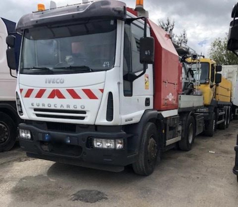 LKW des Typs Iveco HYDR0CUREUR cuve 6m3, Gebrauchtmaschine in Bourron Marlotte (Bild 2)