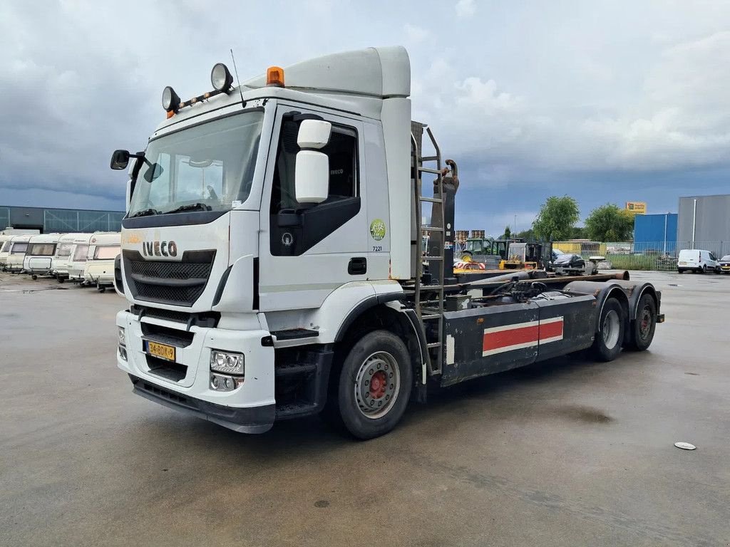 LKW des Typs Iveco Stralis 260 Stralis AD260SY/PS CNG met haakarm VDL S 21-6400, Gebrauchtmaschine in Groningen (Bild 1)