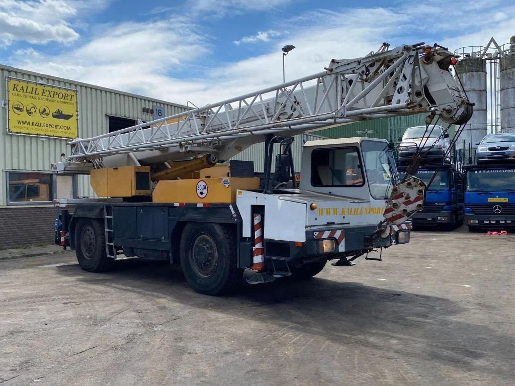 LKW du type Liebherr LTM 1030 Crane 30 Ton 4x4x4 with Jib Good Condition, Gebrauchtmaschine en 'S-Hertogenbosch (Photo 2)