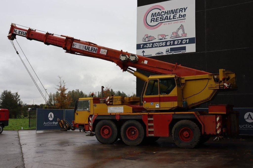 LKW des Typs Liebherr LTM 1058/1, Gebrauchtmaschine in Antwerpen (Bild 3)