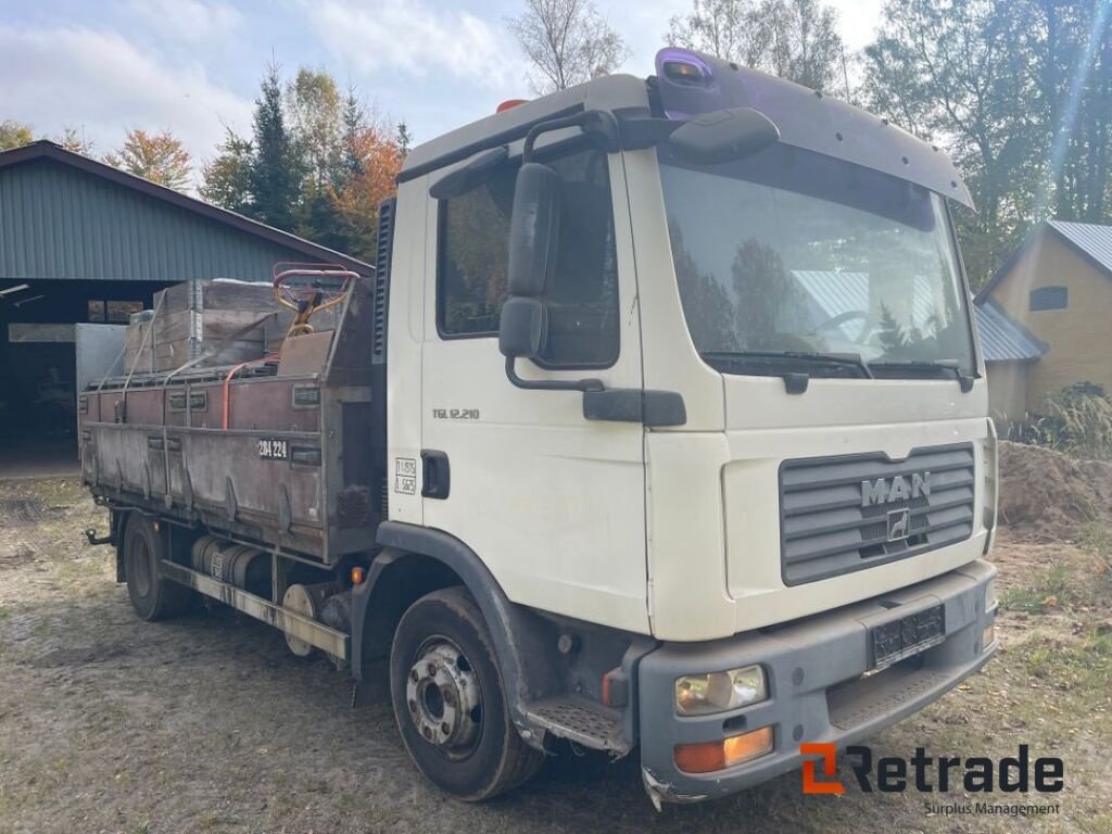 LKW Türe ait MAN 12.210, Gebrauchtmaschine içinde Rødovre (resim 3)