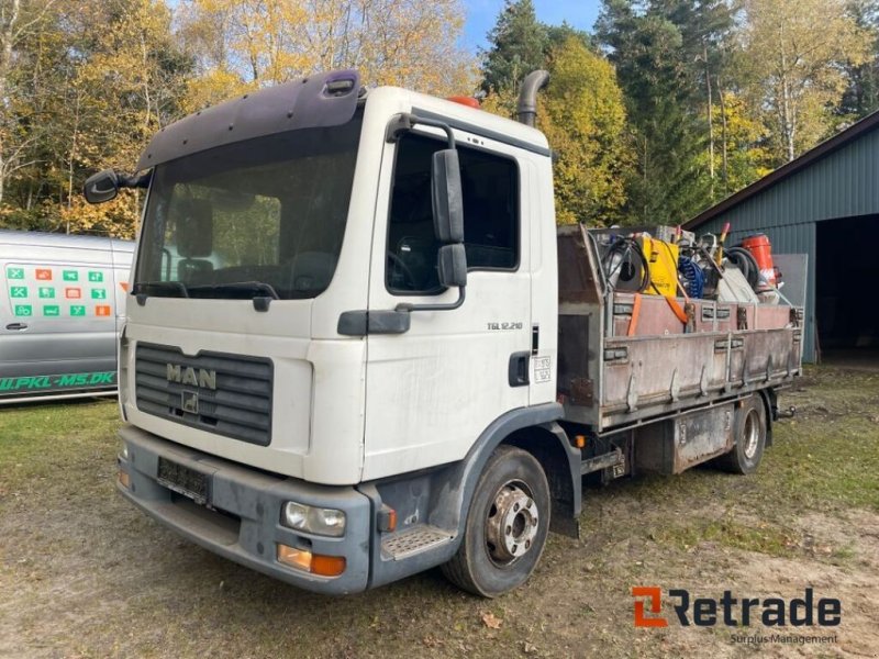 LKW Türe ait MAN 12.210, Gebrauchtmaschine içinde Rødovre (resim 1)